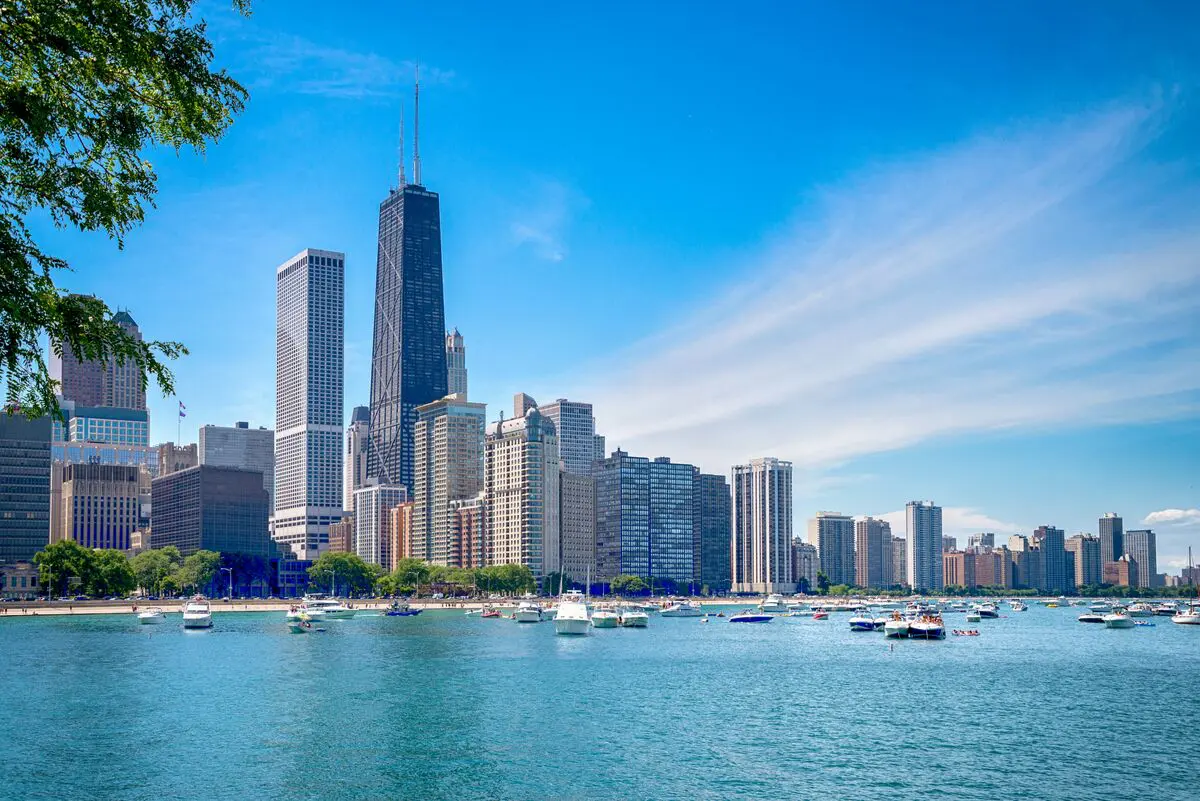 Small-GettyImages-947734788 A photo of the Chicago skyline on a sunny day