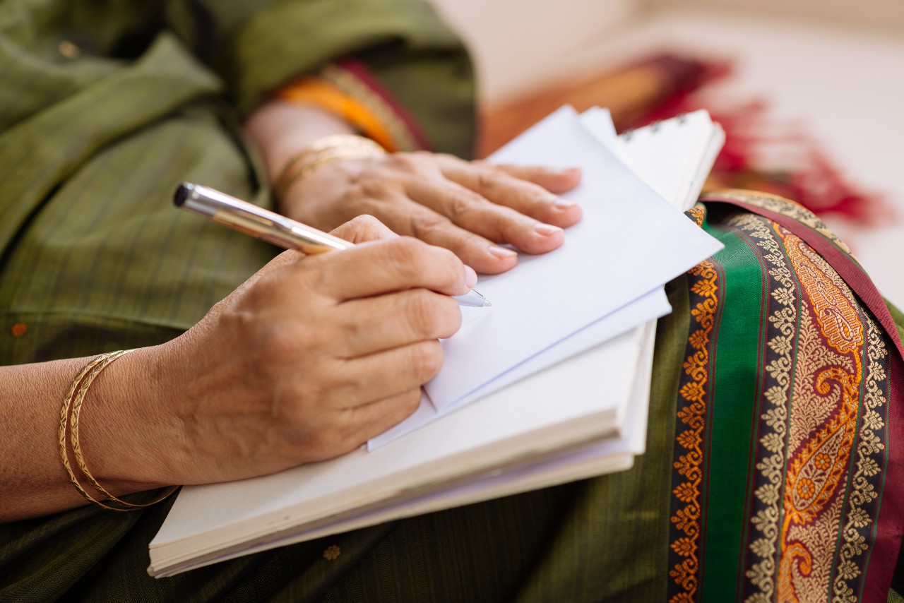 shutterstock_286212716 (2) Senior woman writing a letter
