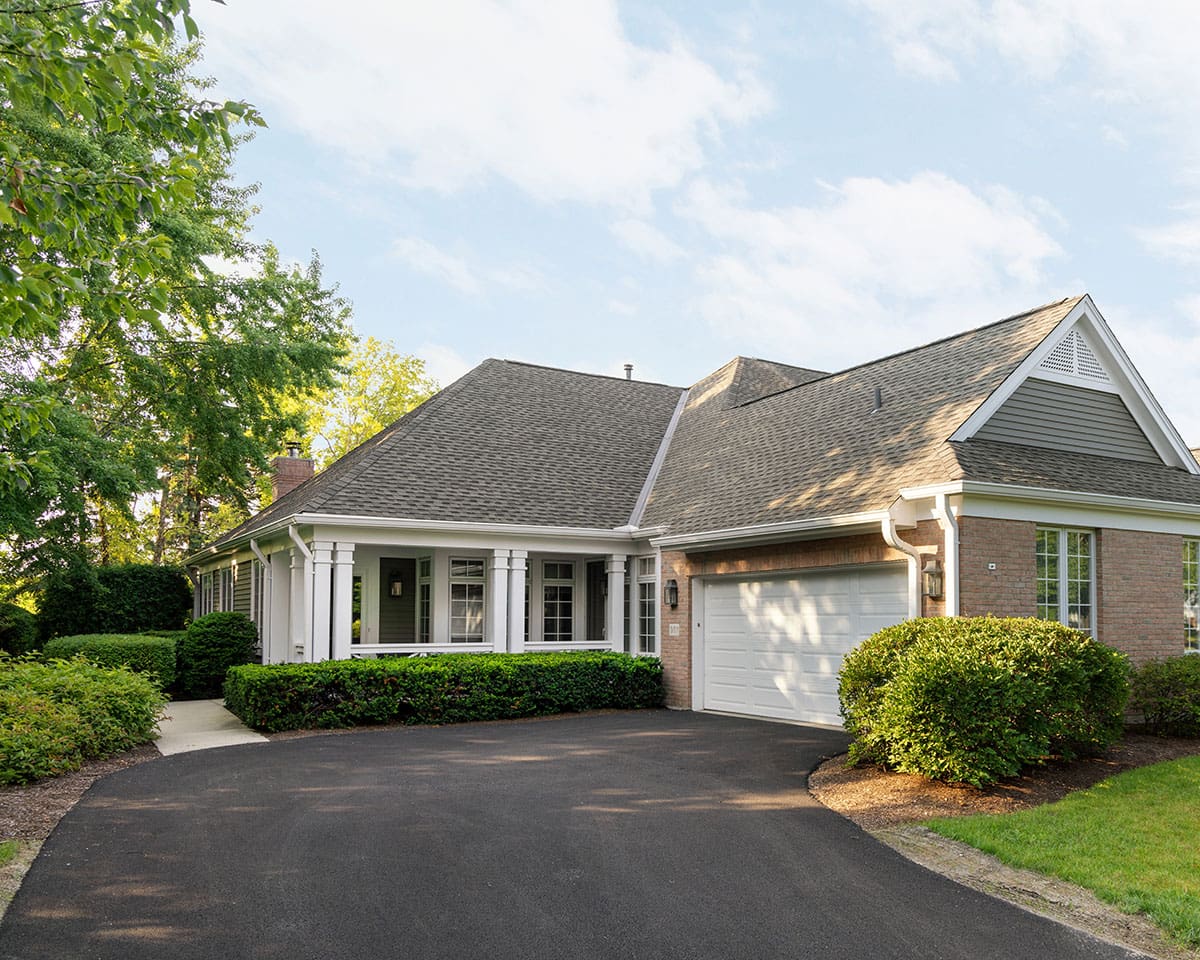 Beautiful apartment home at Lake Forest Place