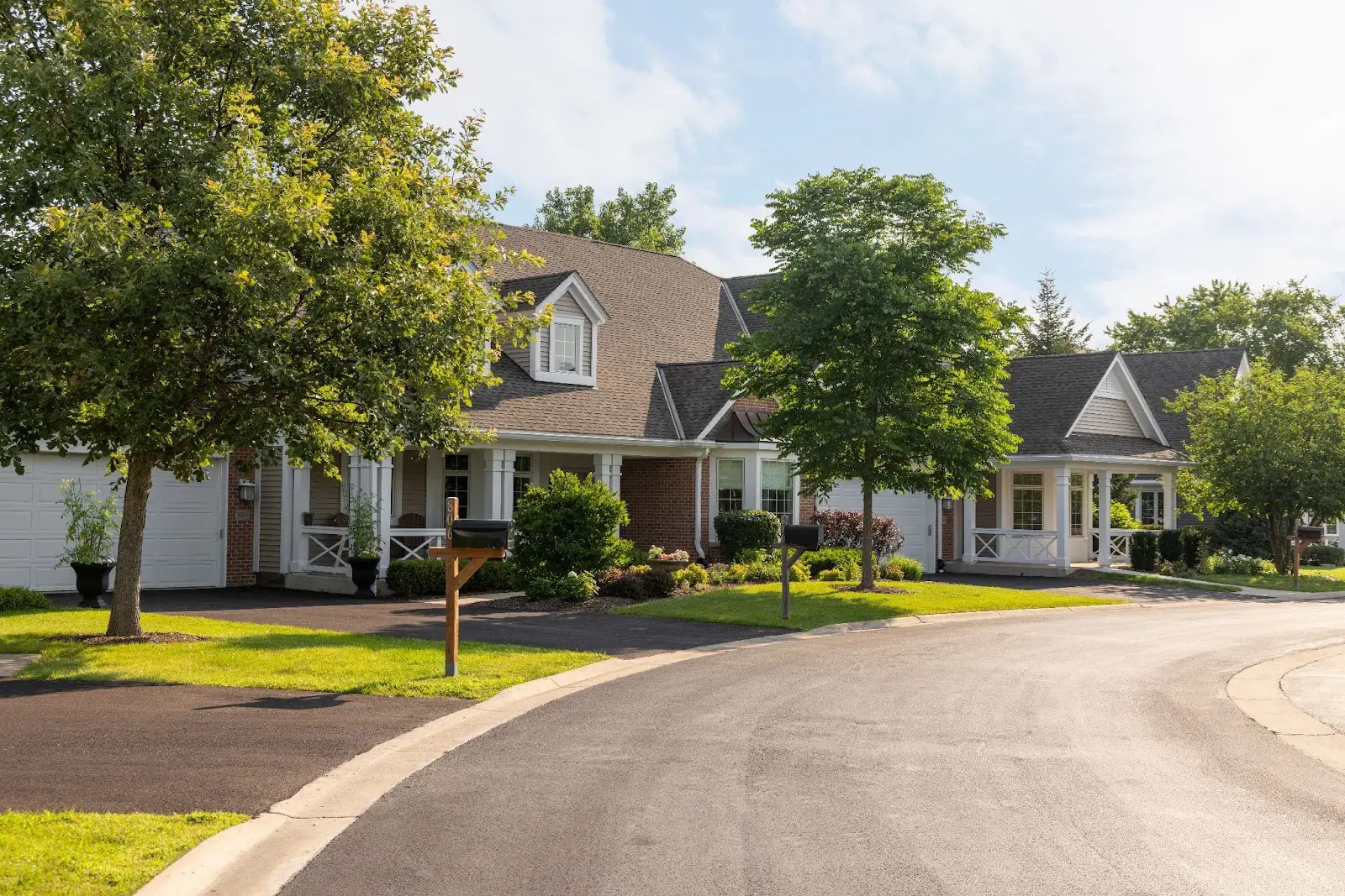 PHLF-January-Blog-Featured-Image The cottages at Lake Forest Place
