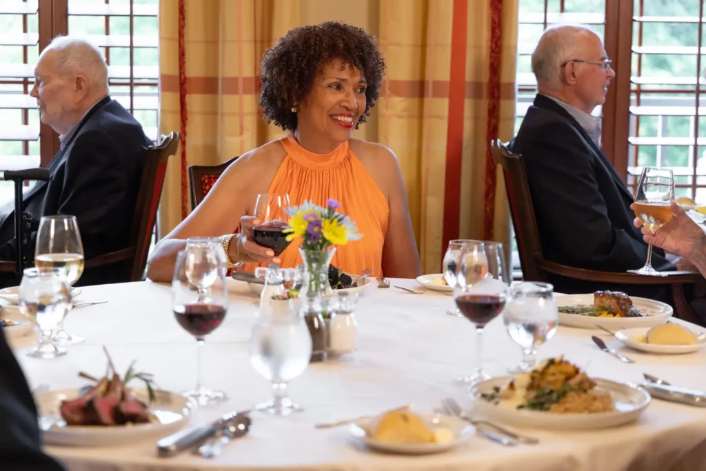 senior woman dining at Lake Forest Place