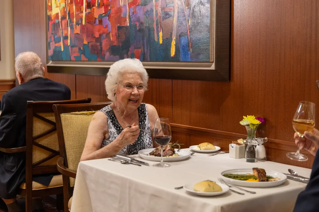 senior woman dining at Lake Forest Place